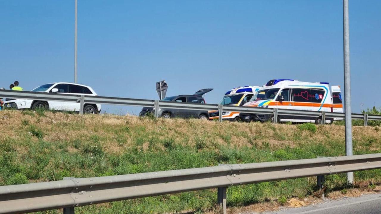 I soccorsi sulla rampa della Fi-Pi-Li a Ponsacco (foto Stick)