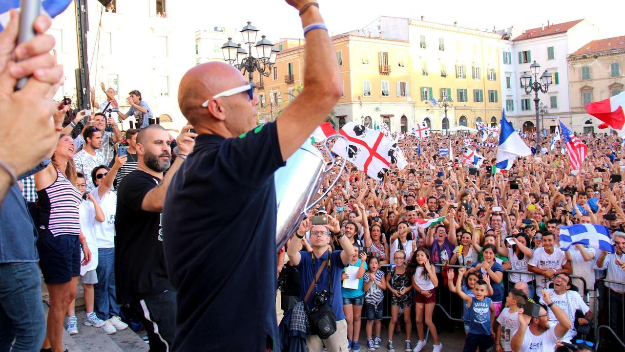 Oggi la festa della Dinamo in piazza d’Italia per il decennale del triplete