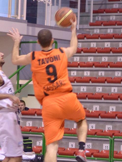 Tavoni scatenata, Esperia travolta Sassaresi in testa nella C di basket