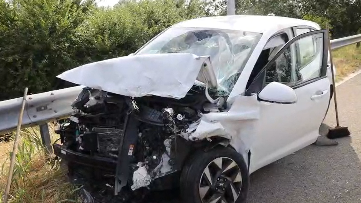 La parte anteriore della Hyundai I10 guidata dall'82enne