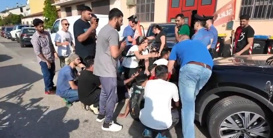 
	Attimi di tensione davanti all'azienda Li Bssi di Quarrata

