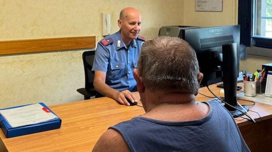 Codigoro, tecnica dell'abbraccio fallisce: tre persone denunciate per furto