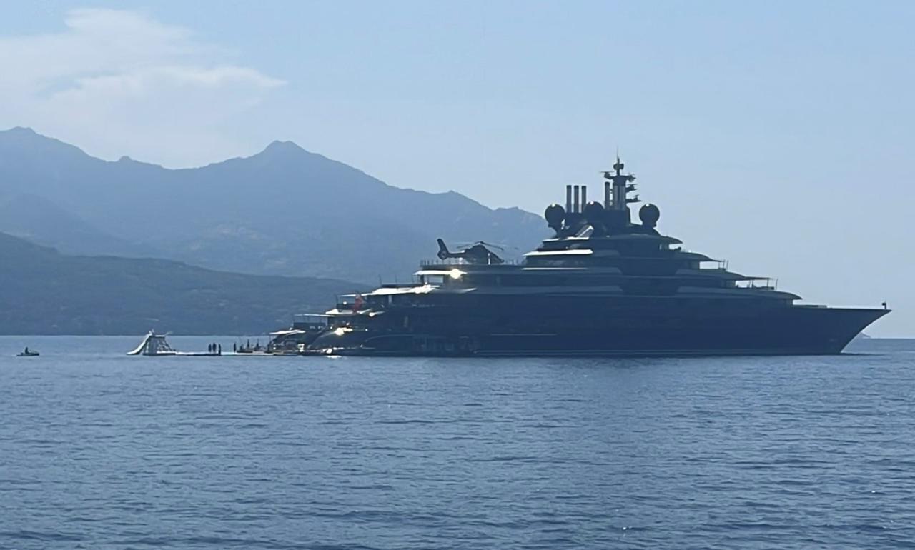 
	Il super yacht Luminance all'Elba (foto Ezio Cairoli)

