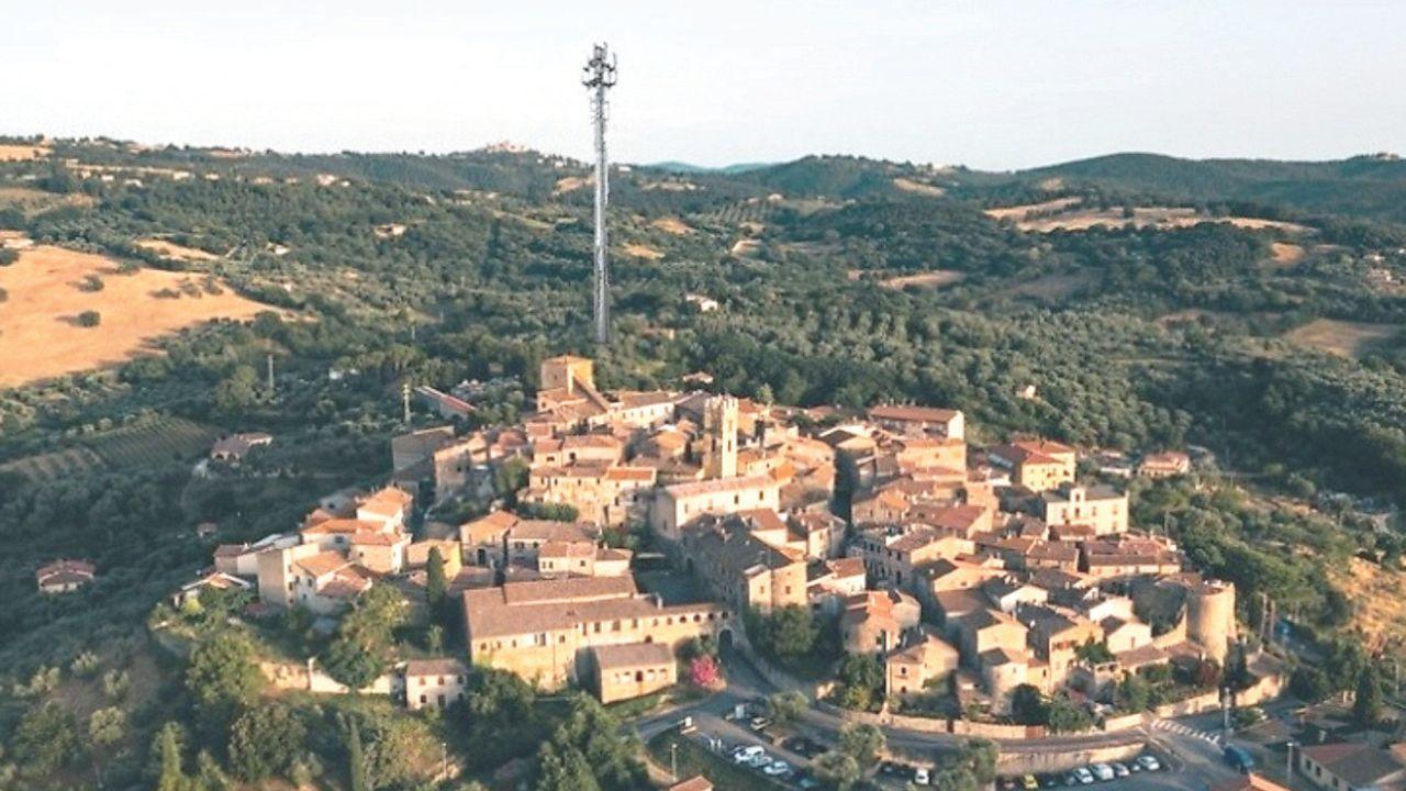 
	Il rendering che mostra come sar&agrave; il paese con l'antenna 5G

