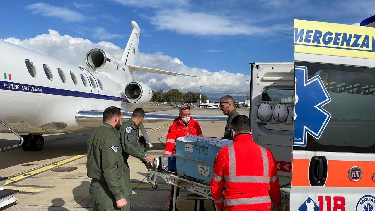 Neonato gravissimo: Falcon 900 in volo per salvargli la vita