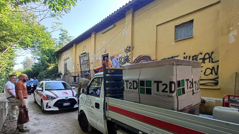 Casa Firenze, fine di un’indecenza: la rinascita parte dal volontariato
