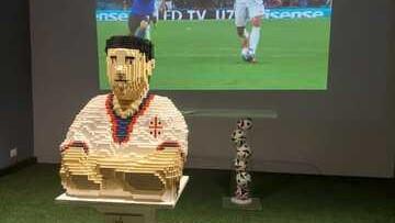 Il busto di Gigi Riva esposto al museo della Figc a Coverciano