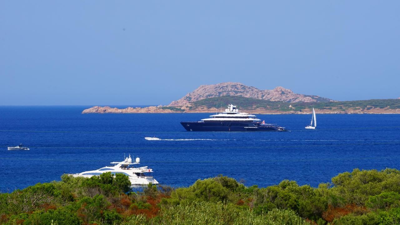 In Costa Smeralda il superyacht da 300 milioni del fondatore di Zara