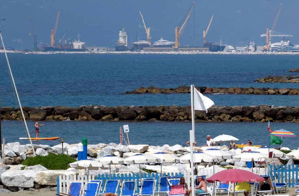 
	Marina di Massa

