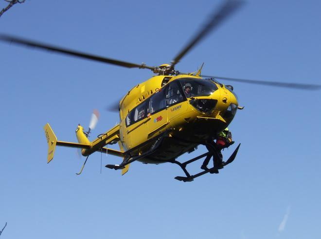 
	Il motociclista &egrave; stato portato in ospedale con l'elicottero

