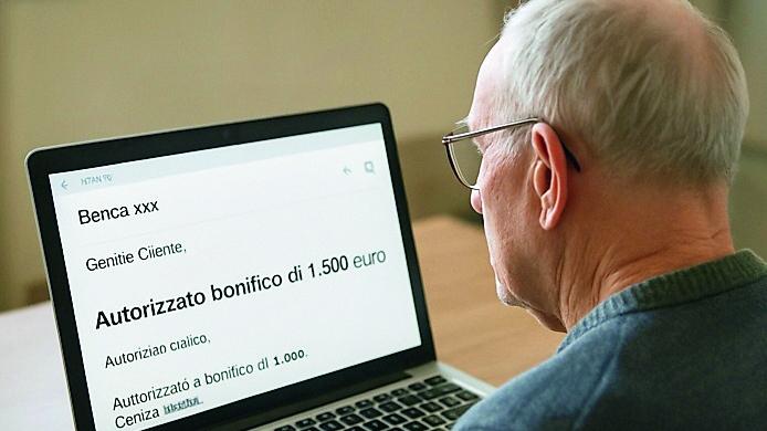 Conti bancari a rischio frode con l’invito a bloccare bonifici via mail o via whatsapp