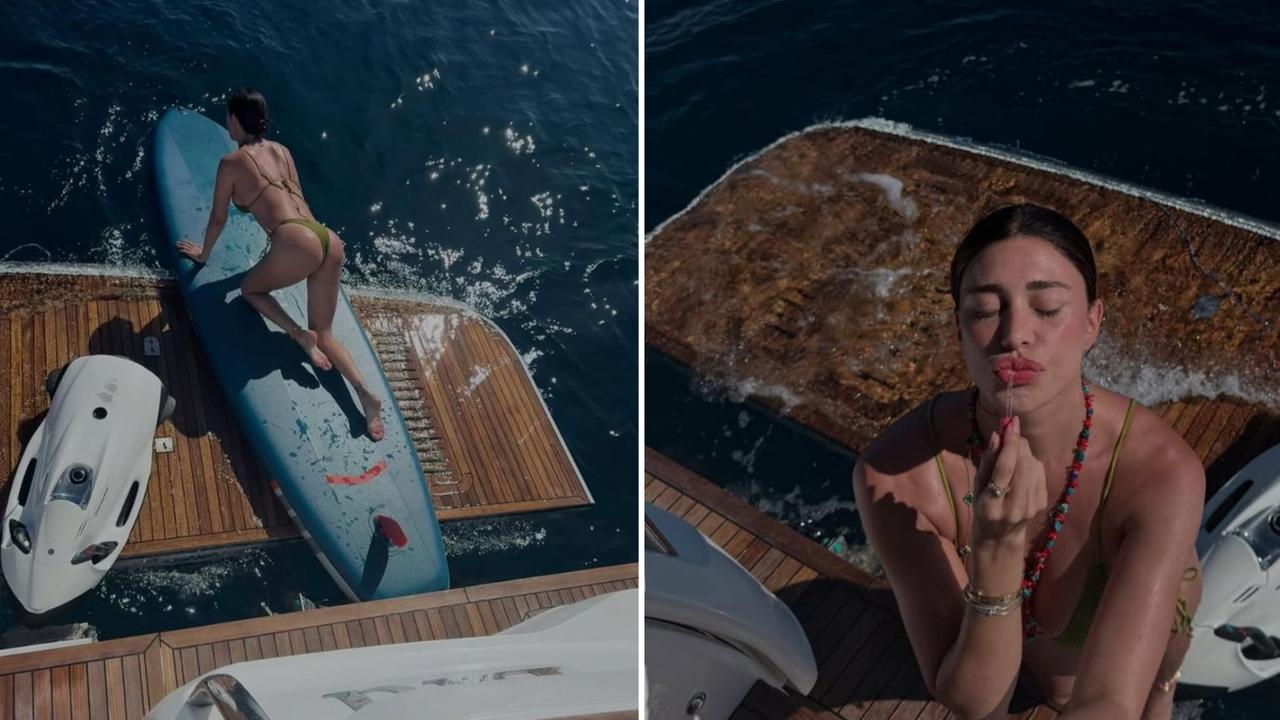 Vacanze vip, Belen Rodriguez al mare a Tavolara