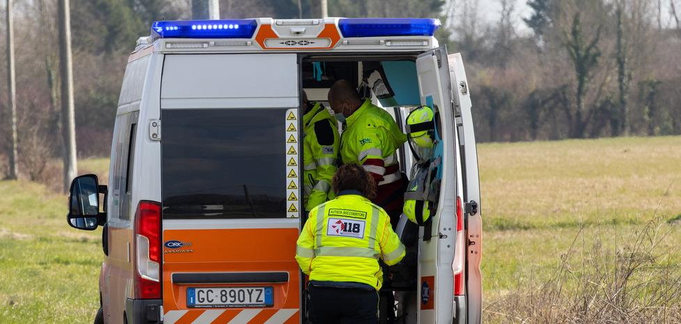 Scontro tra moto e auto a Porto Garibaldi, grave una donna