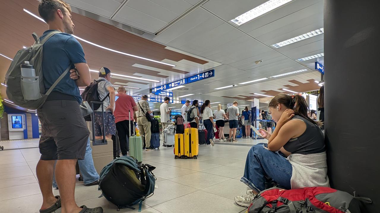 Passeggeri in attesa dopo il guasto