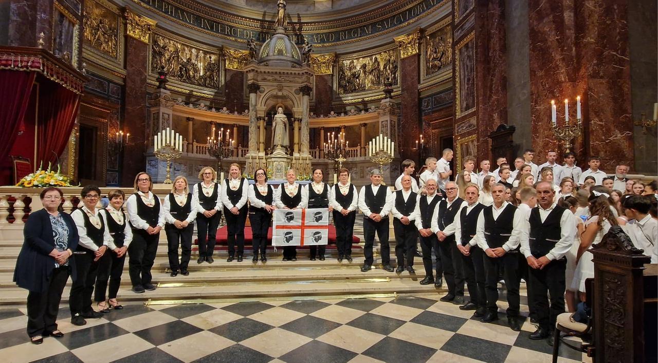 I cori di Sinnai e Serri sul prestigioso palco di Budapest