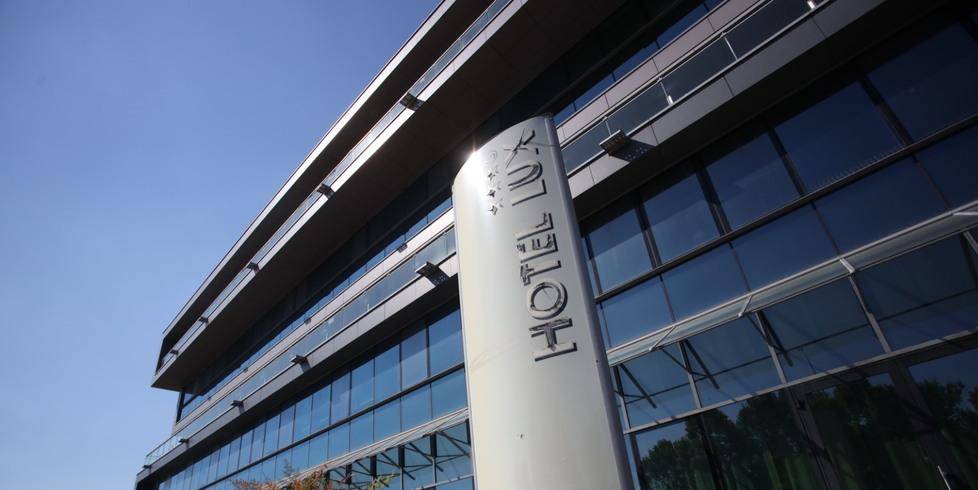 Dopo ventidue anni chiude l’Hotel Lux: la famiglia Codeluppi ai saluti