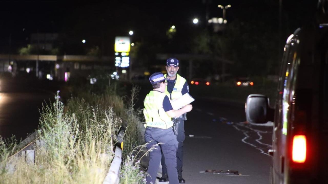 A piedi di notte in tangenziale: travolto e ucciso