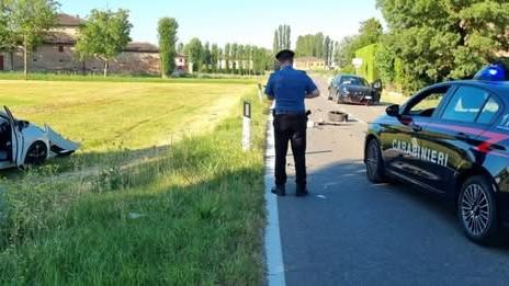 Rio Saliceto, scontro frontale tra due auto: gravi un 24enne e un 45enne