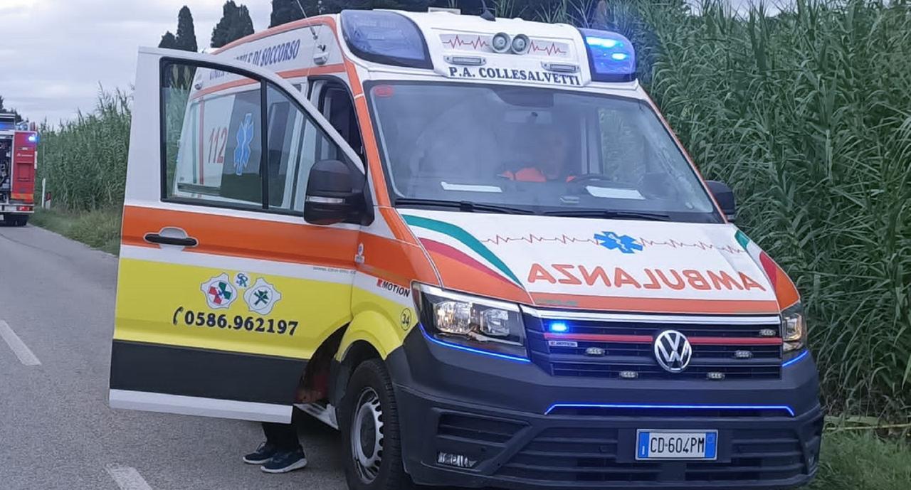
	Un'ambulanza della Pubblica assistenza di Collesalvetti (foto d'archivio)


