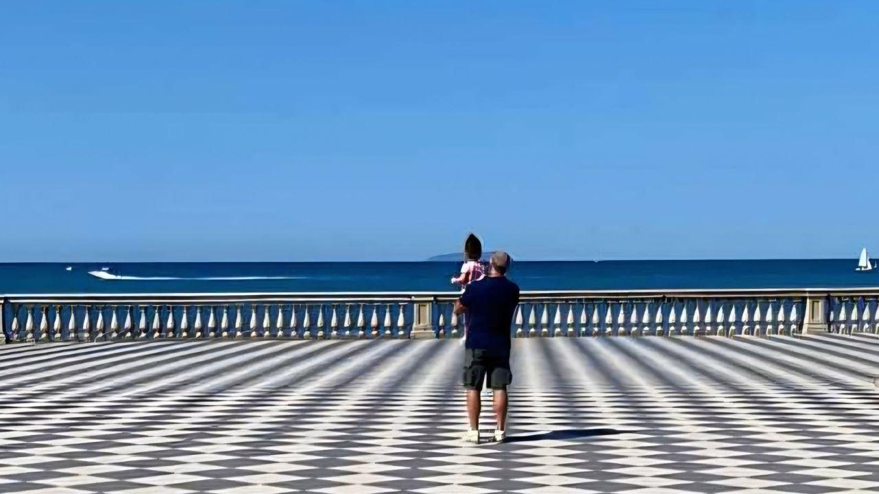 Come un quadro di Dalì: Livorno e la meraviglia della Terrazza. Grazie a Francesco Bravi