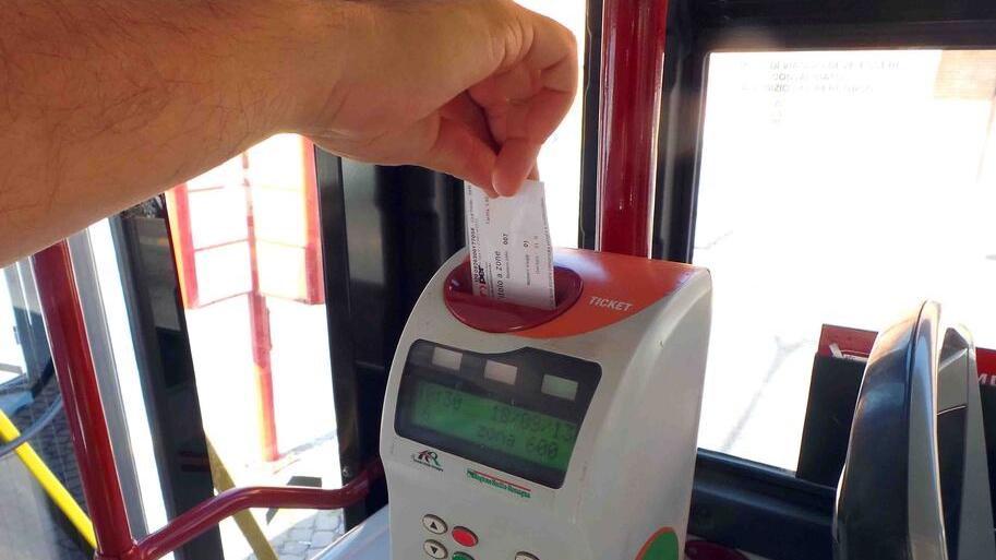 Biglietto senza timbratura: a Ferrara odissea per pagare la multa