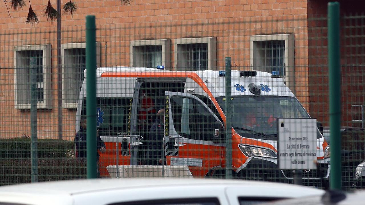 Trans violentata in carcere a Ferrara. Trasferimento sotto accusa