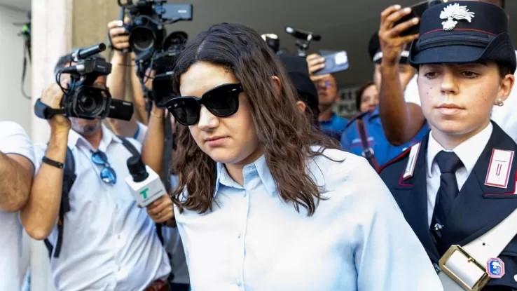 
	Chiara Petrolini all'uscita dal Tribunale di Parma

