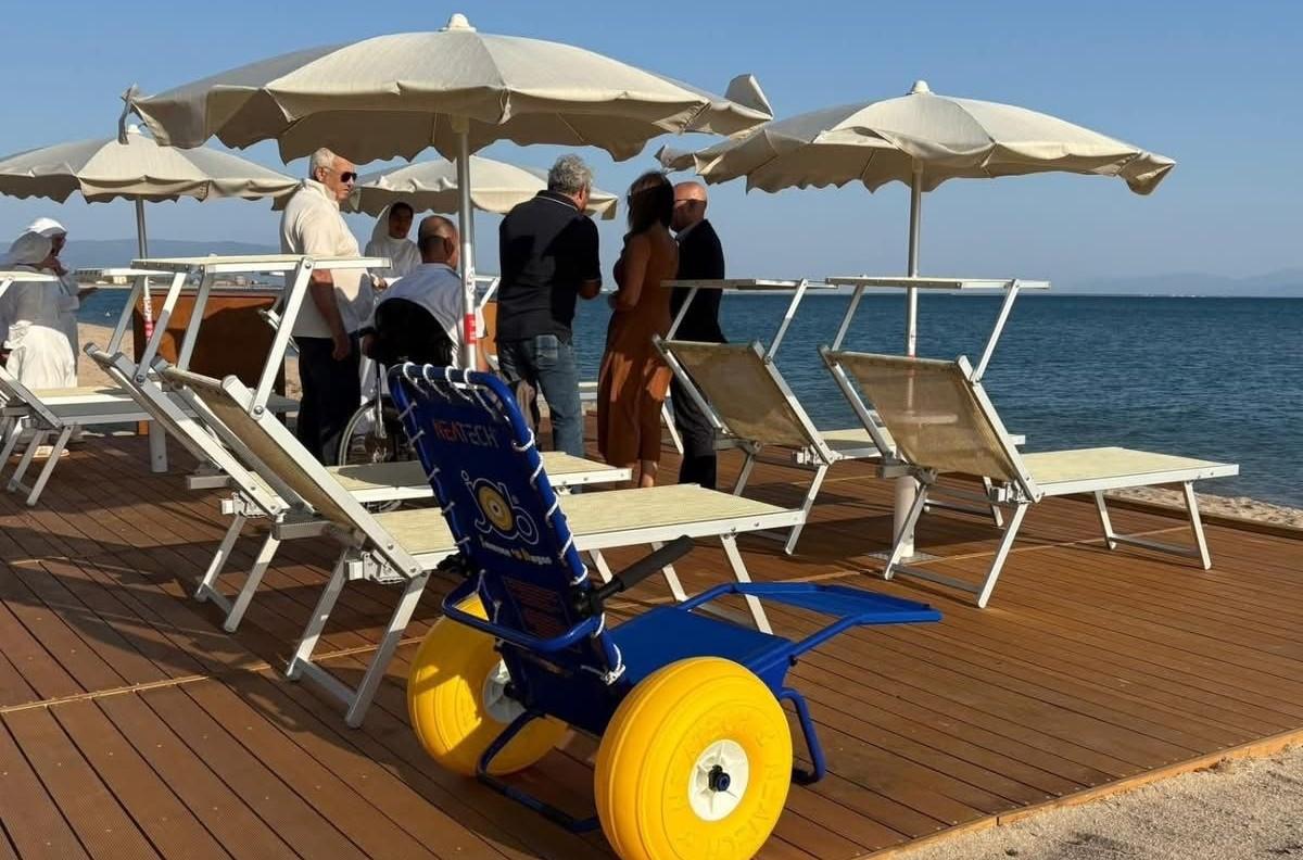 
	La passerella per i portatori di disabilit&agrave; a Torregrande

