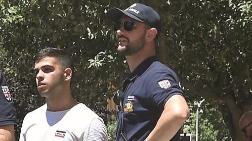 Sassari, il figlio dell’uomo coinvolto nell’esplosione ringrazia i vigili del fuoco: «Avete salvato la vita a mio padre»