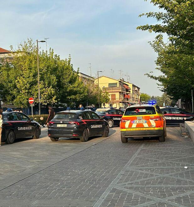 Bottigliate in piazza a Pontelagoscuro: cinque denunciati per rissa