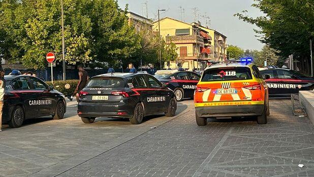 Bottigliate in piazza a Pontelagoscuro: cinque denunciati per rissa