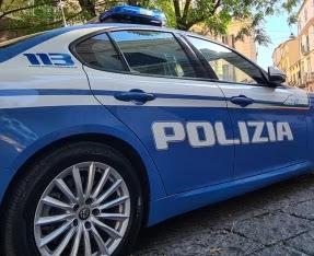 Lucca, aizza i cani contro due poliziotti e poi prova a picchiarli: arrestata