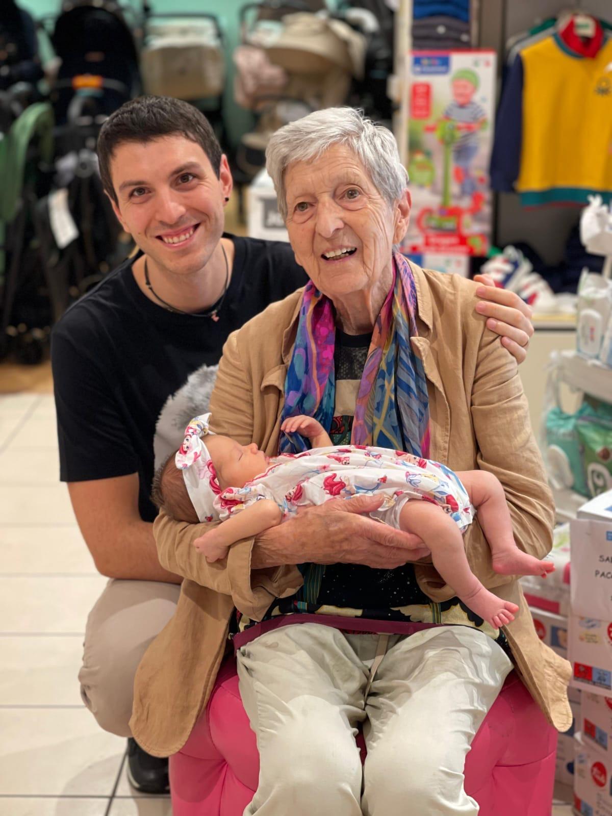 
	Roberta Rosati Bonvicini insieme al nipote Tommaso

