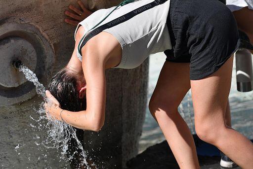 Colpo di sole e colpo di calore, i due pericoli del caldo africano