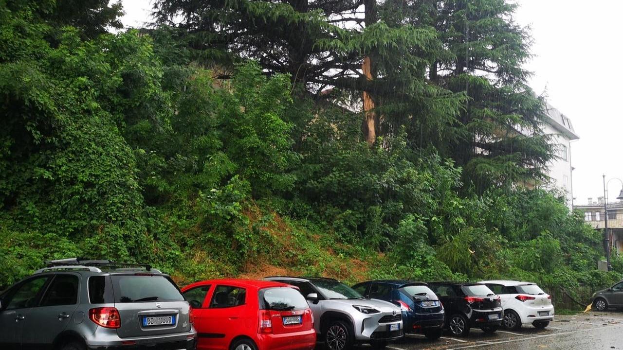 Tregua del caldo africano, riecco pioggia e vento: a Serra pino colpito da un fulmine