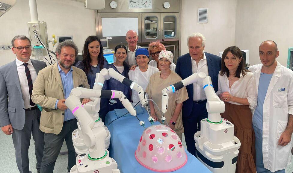 Ospedale di Livorno, ecco il nuovo maxi robot: «Chirurgia d’avanguardia»