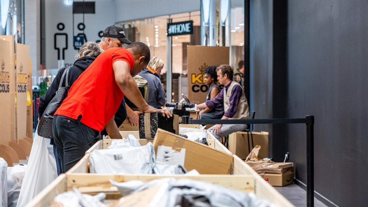 Pacchi smarriti, nuova vendita al buio alla Nuova Darsena di Ferrara