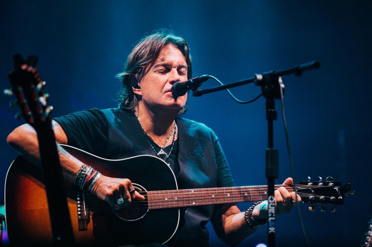 Cristiano De Andrè: «Mio padre aveva ragione. La vita in Sardegna è la migliore»