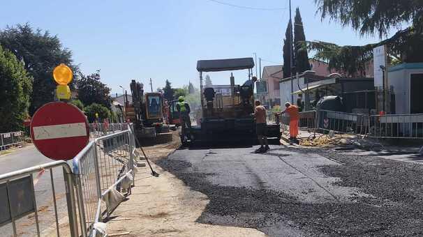 Lavori al lago Azzurro, si ricambia. La Lucchese torna a senso unico a Buggiano
