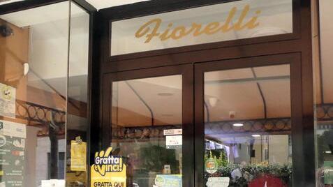 
	Il bar-tabacchi Fiorelli in via Aurelia Sud, a Viareggio

