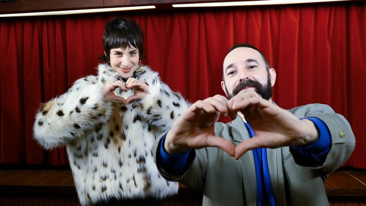 Coma Cose, aria di crisi tra i due dopo la foto di lei in spiaggia con un altro. E salta una data in Toscana