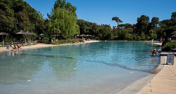 
	Il lago interno al campeggio di Marina di Bibbona

