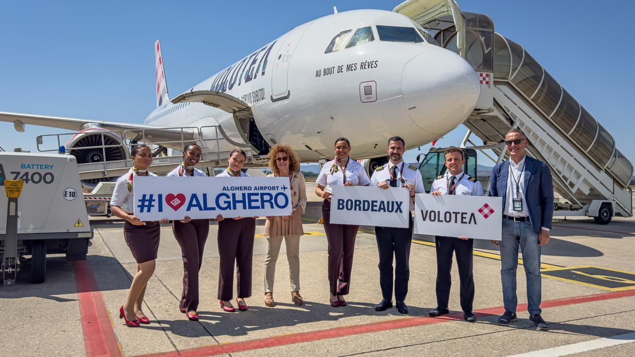 Alghero, primo volo da Bordeaux. In aeroporto altre due nuove rotte: ecco quali