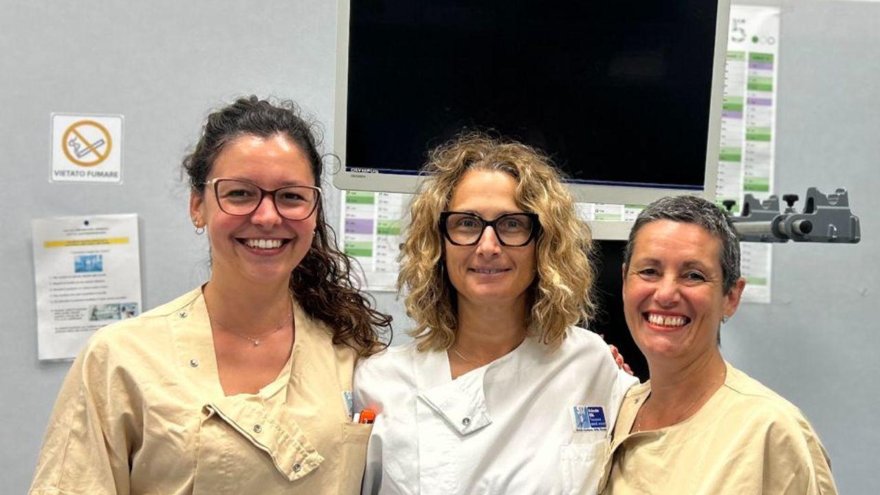 
	Il team che ha effettuato l'intervento: da sx&nbsp;l&rsquo;infermiera professionale Sveva Battaglia, la&nbsp;dottoressa Giulia Leonardi e l'infermiera professionale Erica Antonacci

