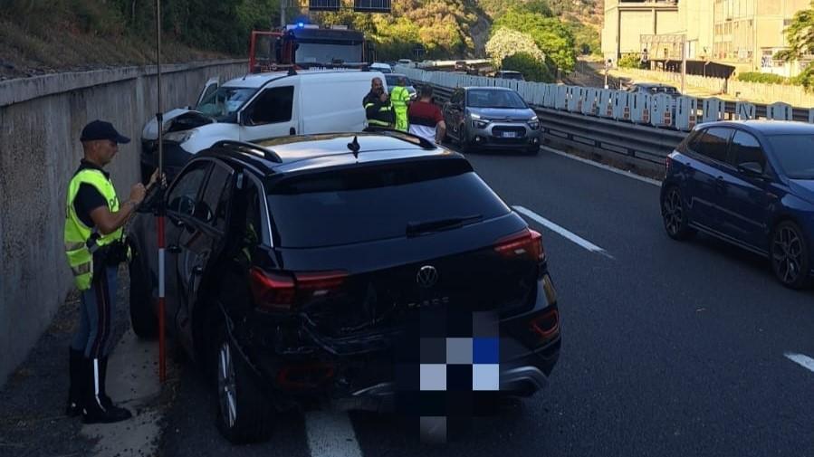 Sassari, si schianta all’ingresso della città e poi si allontana a piedi