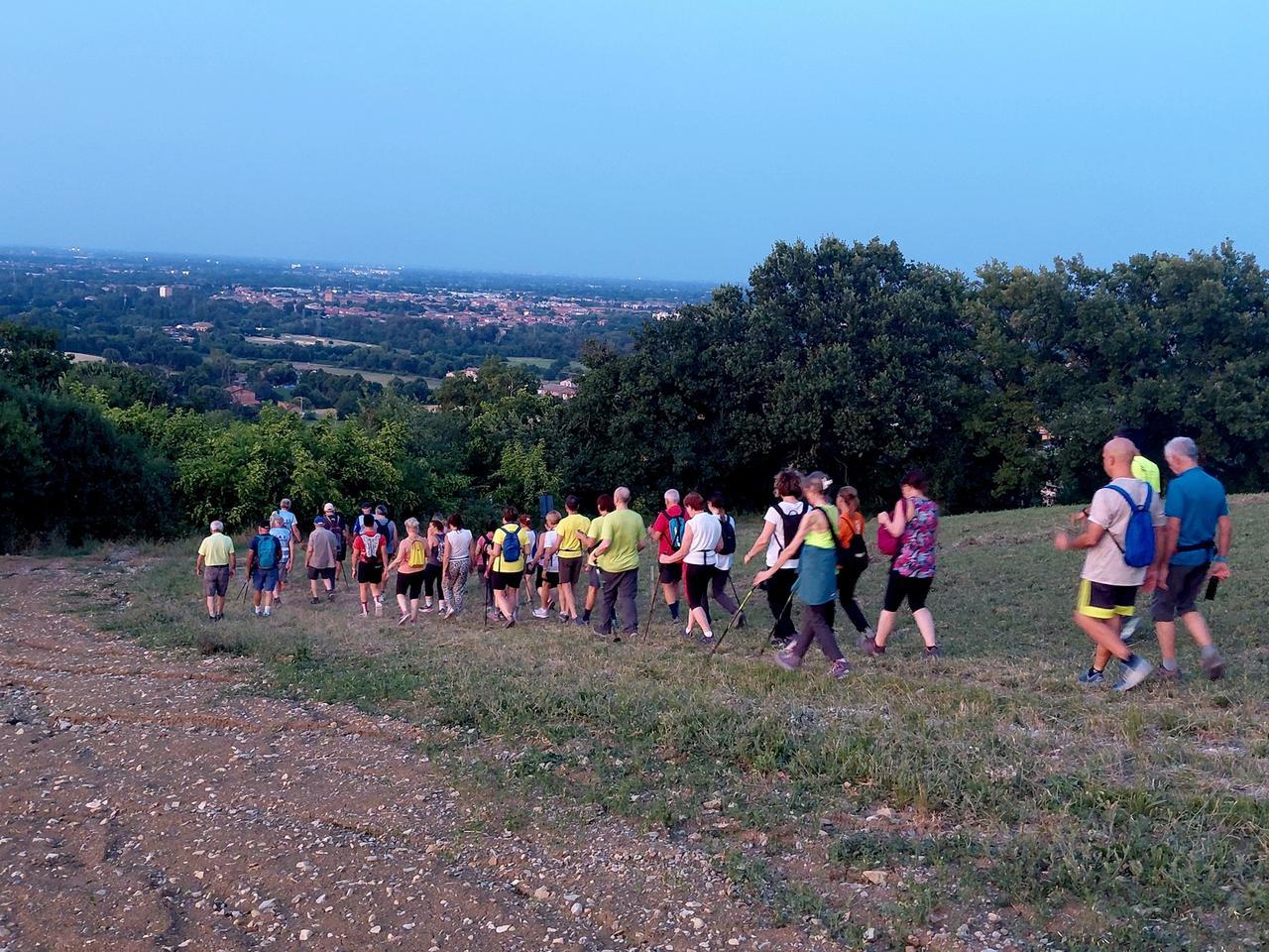 “Scandiano cammina” cresce e d’estate diventa “sotto le stelle”