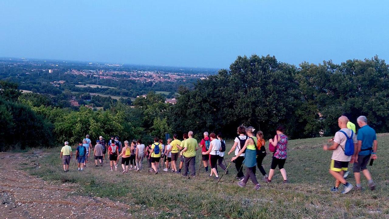 “Scandiano cammina” cresce e d’estate diventa “sotto le stelle”