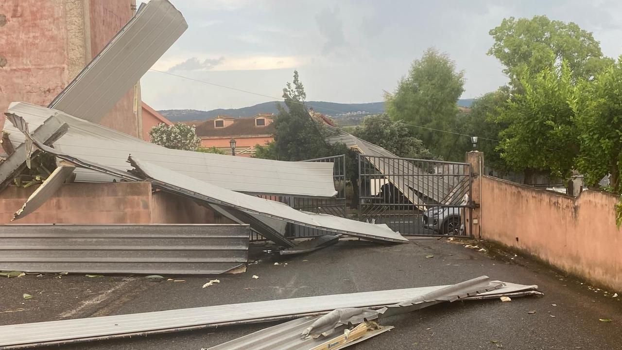 Tromba d’aria, grandine e pioggia: danneggiati vigneti, frutteti e campi di grano