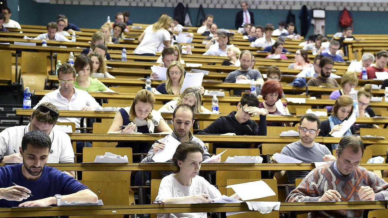 Unimore, Medicina a libero accesso: «Il primo semestre sarà solo online»