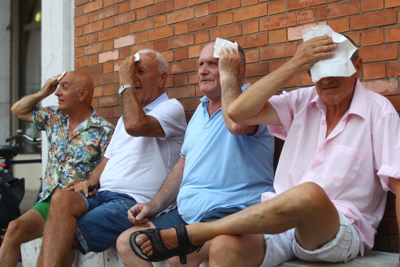 Calore estremo, a Ferrara guasti alla rete elettrica e decine di famiglie isolate